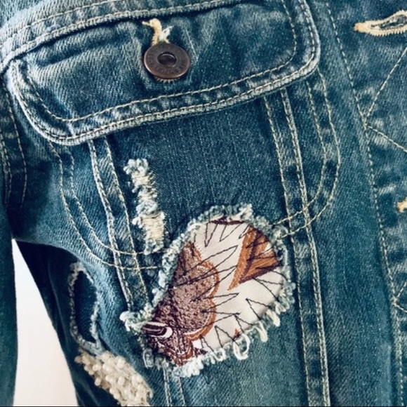 Pearl lace & floral cuffs embellished denim jacket - Picture 6 of 11